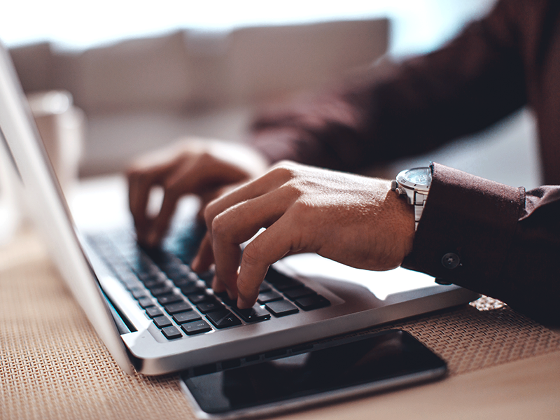 Take your first steps in the world of economics with us